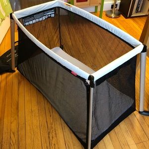 Phil and teds traveler cot